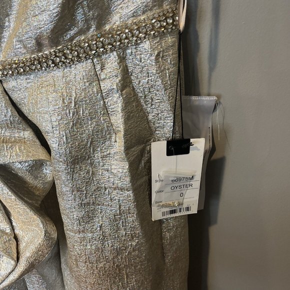 MAC DUGGAL Women's One Shoulder Metallic Ruffled Evening Gown Oyster 0 - Picture 9 of 9